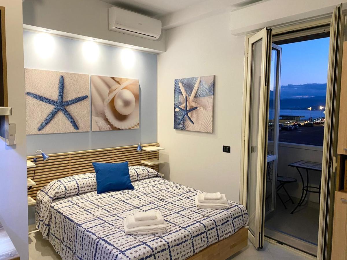לינה וארוחת בוקר קטנזארו B E B Le Terrazze Sul Mare מראה חיצוני תמונה