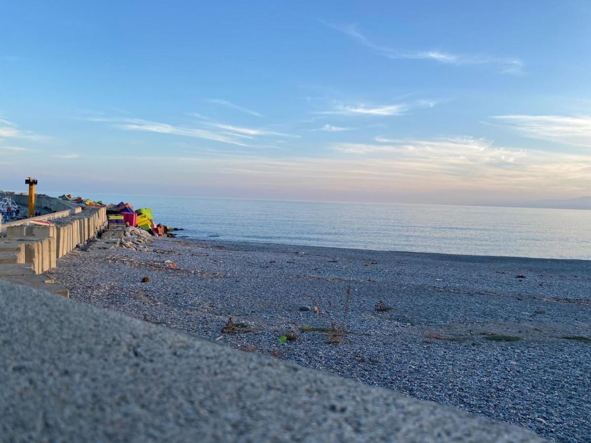 לינה וארוחת בוקר קטנזארו B E B Le Terrazze Sul Mare מראה חיצוני תמונה